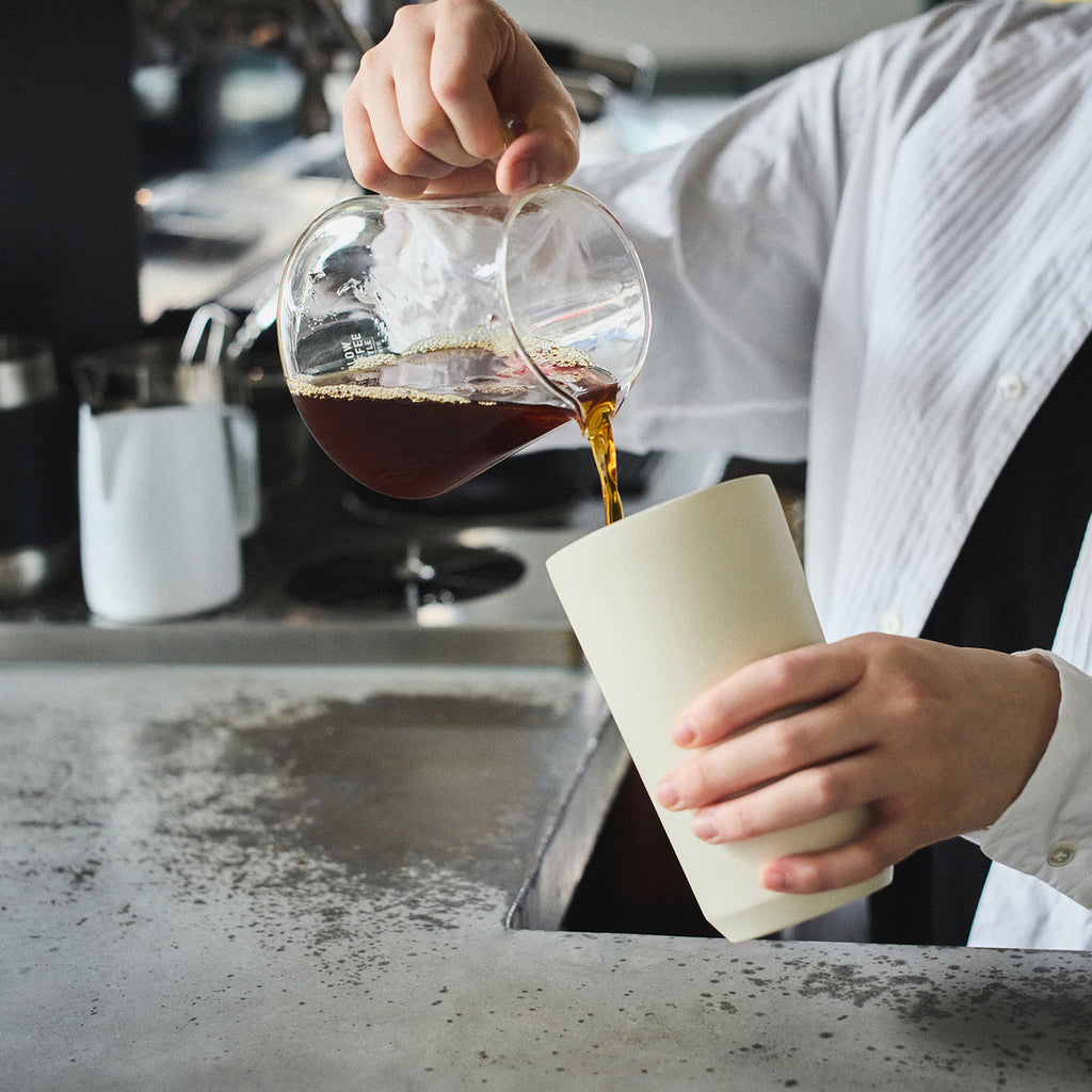 Kinto ferðabolli m. röri image